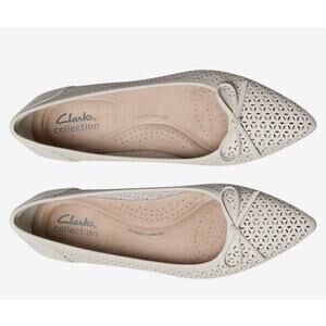 Clark’s Natalyn Step Off-White Flats 8.5 Wide Women’s Clark Collection Flats
